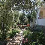 Relax Σκάλα Καλλιράχης